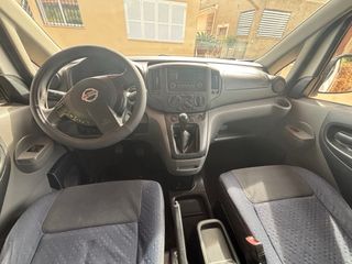 Nissan NV200 2012