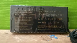 Adaptador de corriente ROG