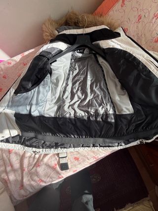 Giacca da sci con cappuccio e pelliccia