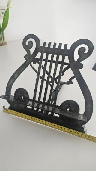 Atril de hierro forjado