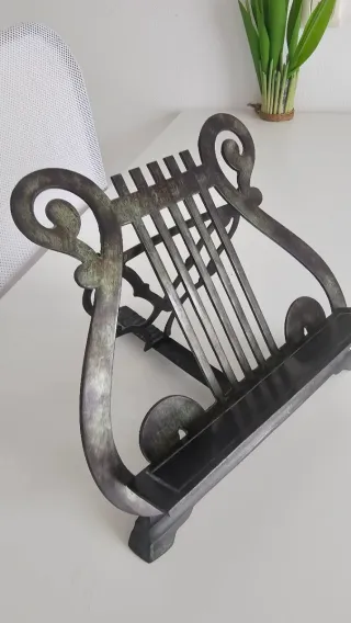 Atril de hierro forjado