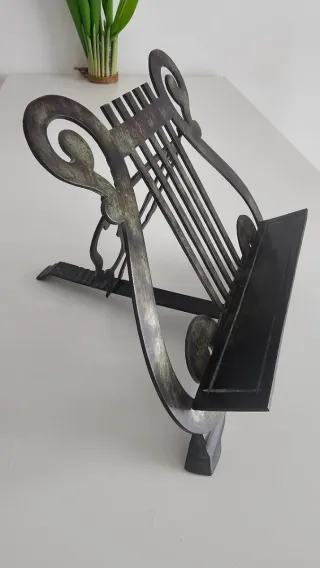 Atril de hierro forjado