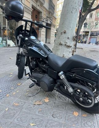 Harley Davidson Street Bob Negra