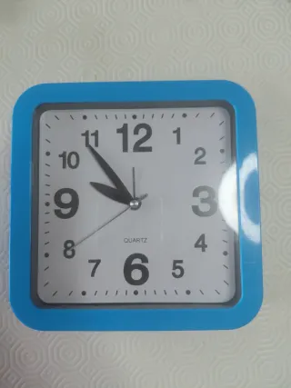 Orologio da parete blu