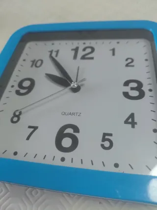 Orologio da parete blu