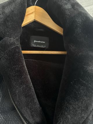 Chaqueta Biker pelo Stradivarius Negra Talla XS