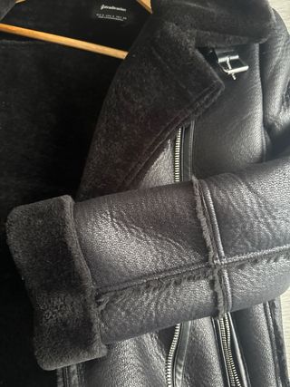 Chaqueta Biker pelo Stradivarius Negra Talla XS