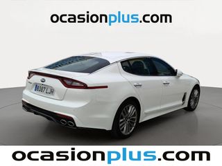 Kia Stinger 2.2 CRDi Style 4x2 Auto 147 kW (200 CV)
