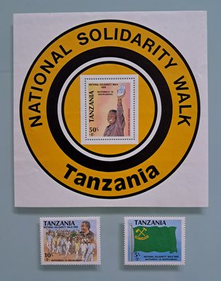 Pacchetto album e circa 400 francobolli