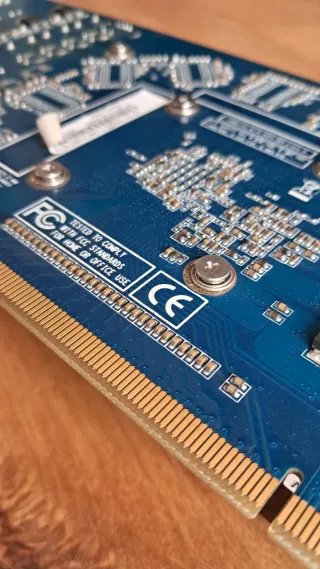 Tarjeta Gráfica Zotac GeForce GT 250 512MB DDR3