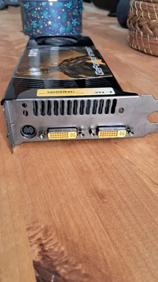 Tarjeta Gráfica Zotac GeForce GT 250 512MB DDR3