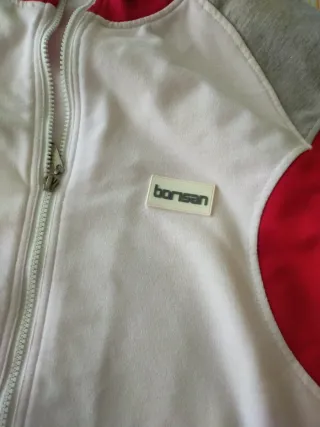 Chándal deportivo rojo y blanco