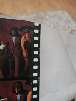 Mil Lésbicas Submarinas, Livro