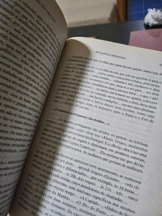 Mil Lésbicas Submarinas, Livro