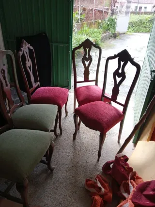 Sillas de madera y tela para restaurar