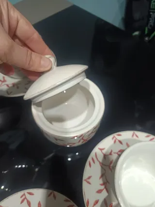 Juego de café porcelana blanco y rojo