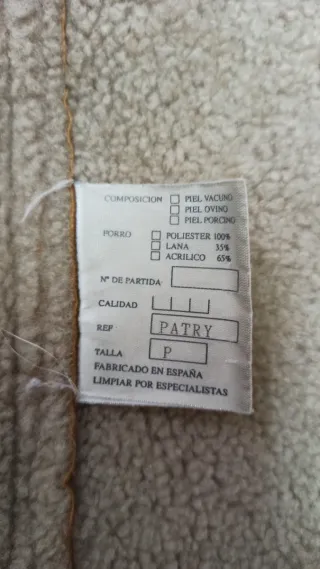 Chaquetón de piel vacuno, con forro borreguillo.