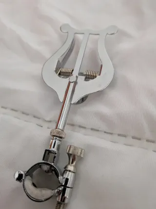 Atril de calle para trompeta, trompa...