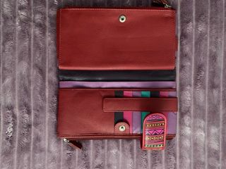 Monedero multicolor con estampado étnico