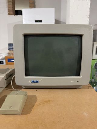 Atari ST + Monitor Atari SM124 + Ratón original —
