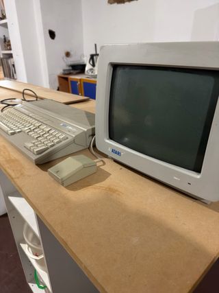 Atari ST + Monitor Atari SM124 + Ratón original —