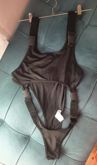 Body tirantes con hebillas elástico negro