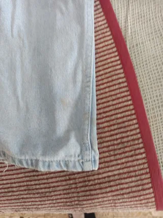 Lote 2 pantalones vaqueros chico y una sudadera.