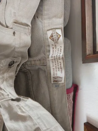 Lote 2 pantalones vaqueros chico y una sudadera.