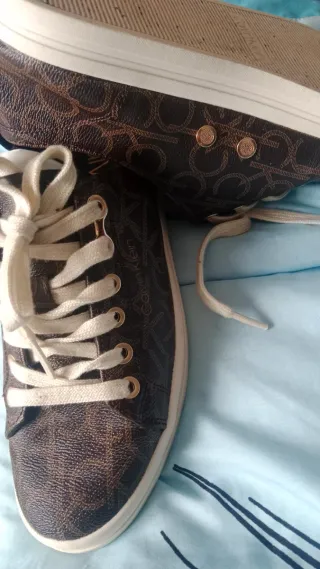 Zapatos Calvin Klein Marrón y Dorado