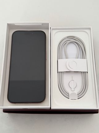 iPhone 16 Pro Dorado