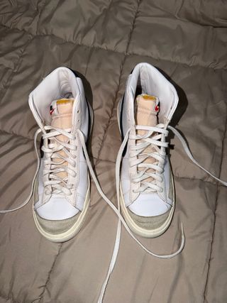 Nike Blazers Blancos y Beige