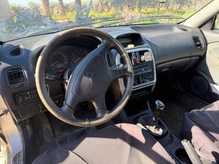 Mitsubishi Carisma 2003