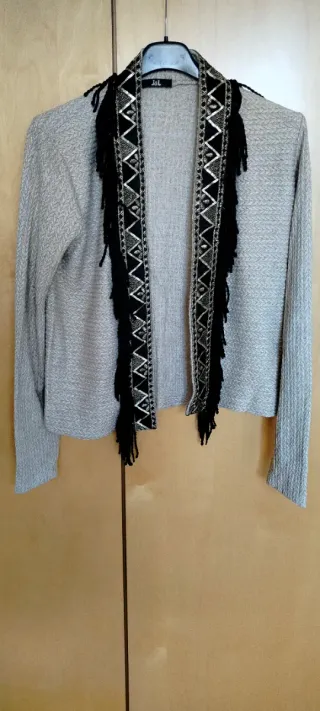 Cardigan J&L beige con frange nere