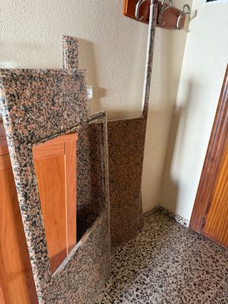 Encimera de granito por partes