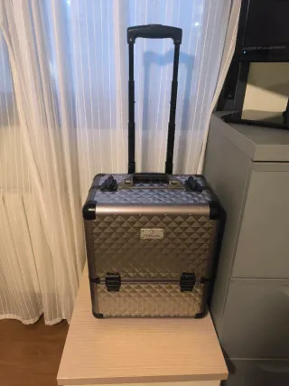 Maleta maquillaje con ruedas