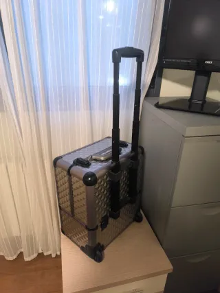 Maleta maquillaje con ruedas