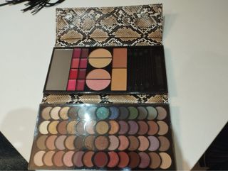 Paleta Maquillaje Magic Studio Multicolor