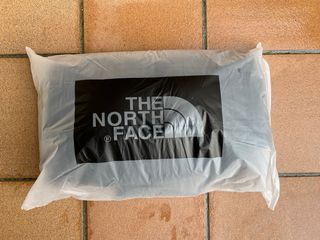 The North Face Chaqueta Negra y Gris