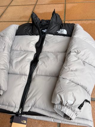 The North Face Chaqueta Negra y Gris
