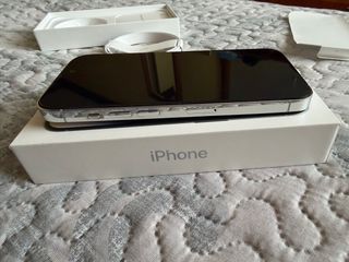 iPhone 14 Pro blanco y plata, como nuevo.