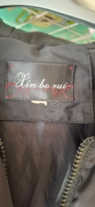 Piumino Nero Lungo Donna con Cappuccio