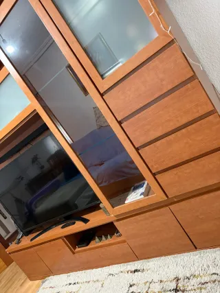 Mueble de salón madera y cristal