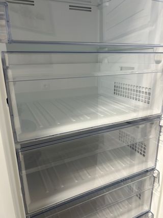 Congelador BEKO SIN ESTRENAR vertical 8 cajones