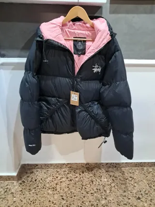 Chaqueta Stussy Negra y Rosa Talla L