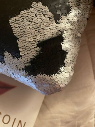 Cuscino a forma di cuore paillettes