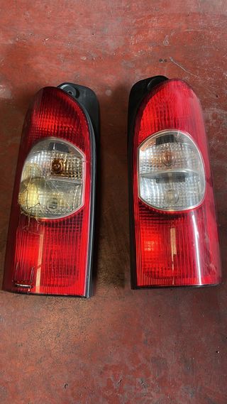 Pilotos Traseros Dcho. e Izq. (Regalo izq)