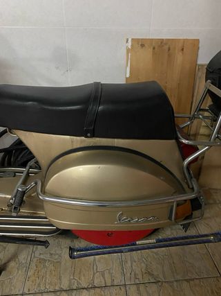 Vespa 125 Dorada Vintage