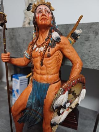 Figura Indio Guerrero con Lanza y Escudo