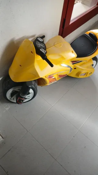 Moto de juguete infantil amarilla NEGOCIANLE