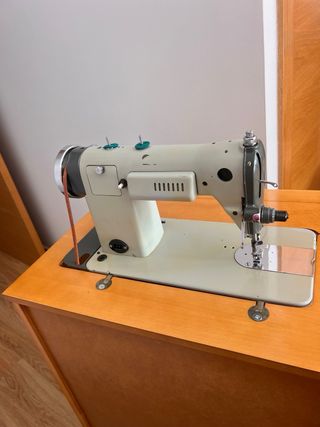 Máquina de coser Alfa vintage